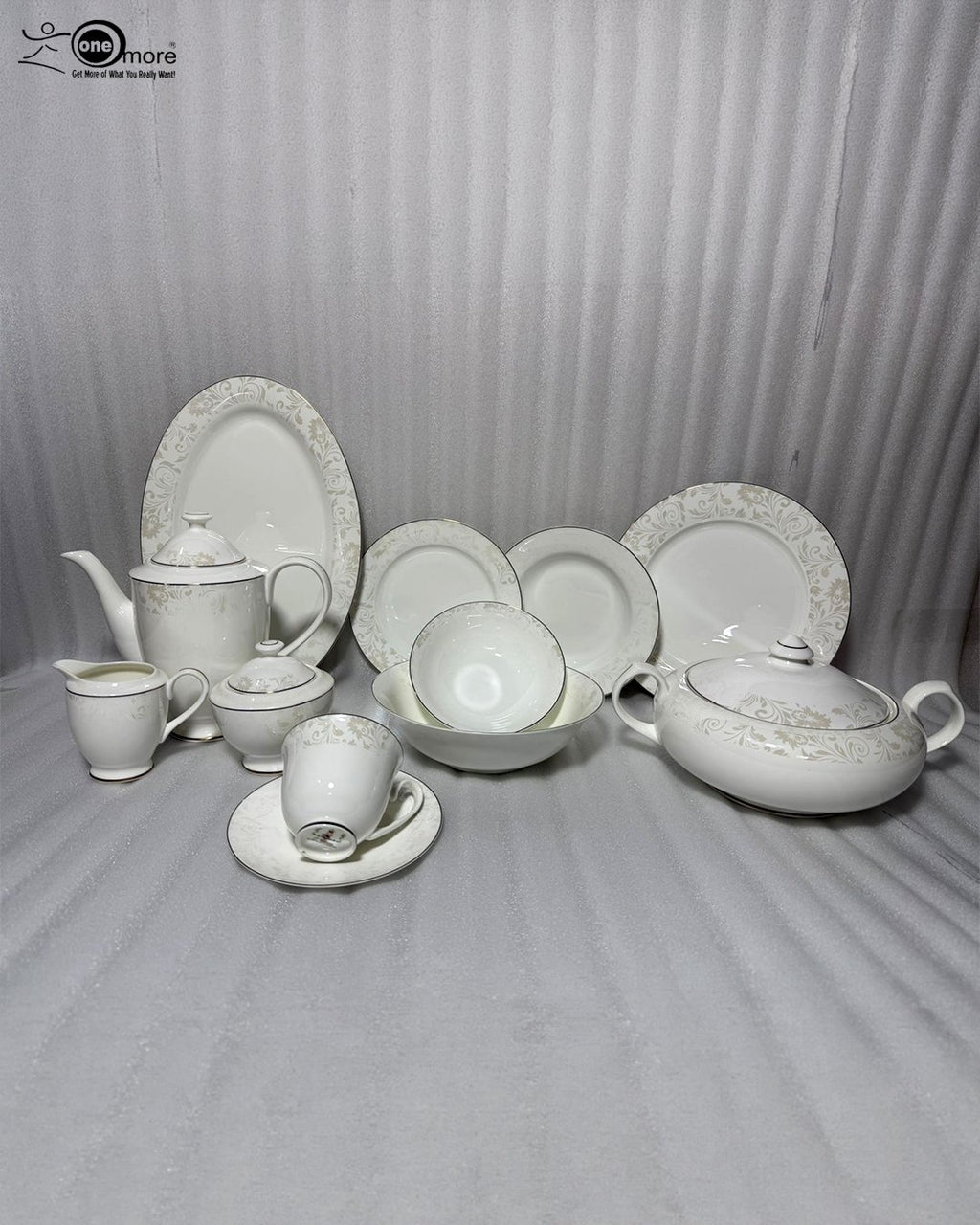 Luxurious Super Bone Dinner Set