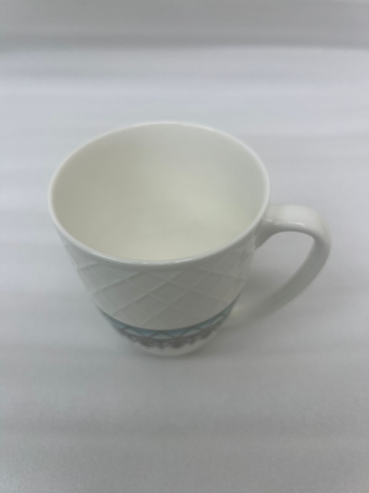 Elegance Embossed Royal Bone Mug Set