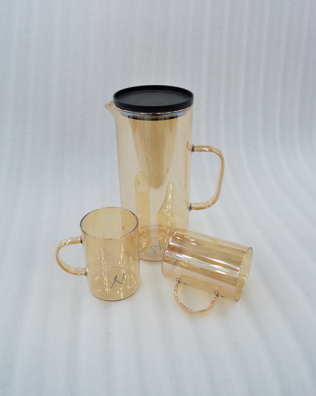 Modern Lightweight Amber Glass Water Pitcher and 6-Piece Mug Set with Filter Lid